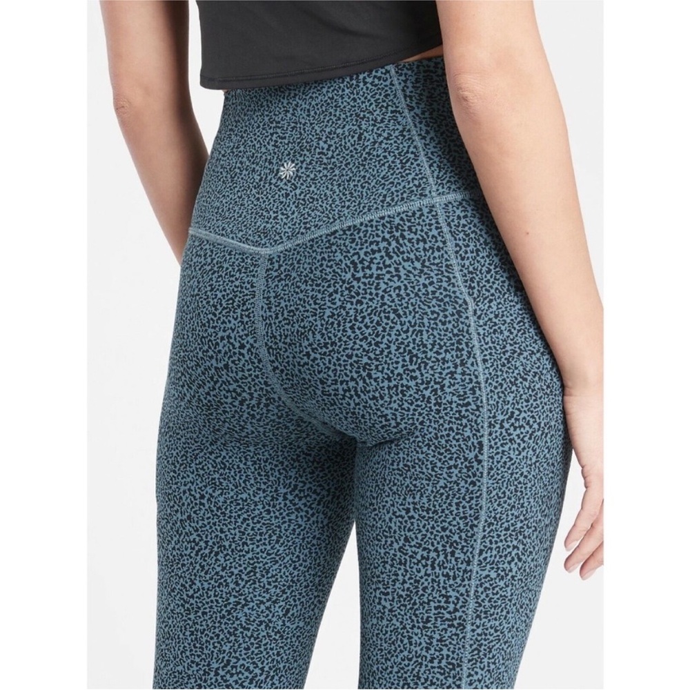 Athleta NWOT Salutation Stash Tight Rivera Blue Black Micro Cheetah Print
